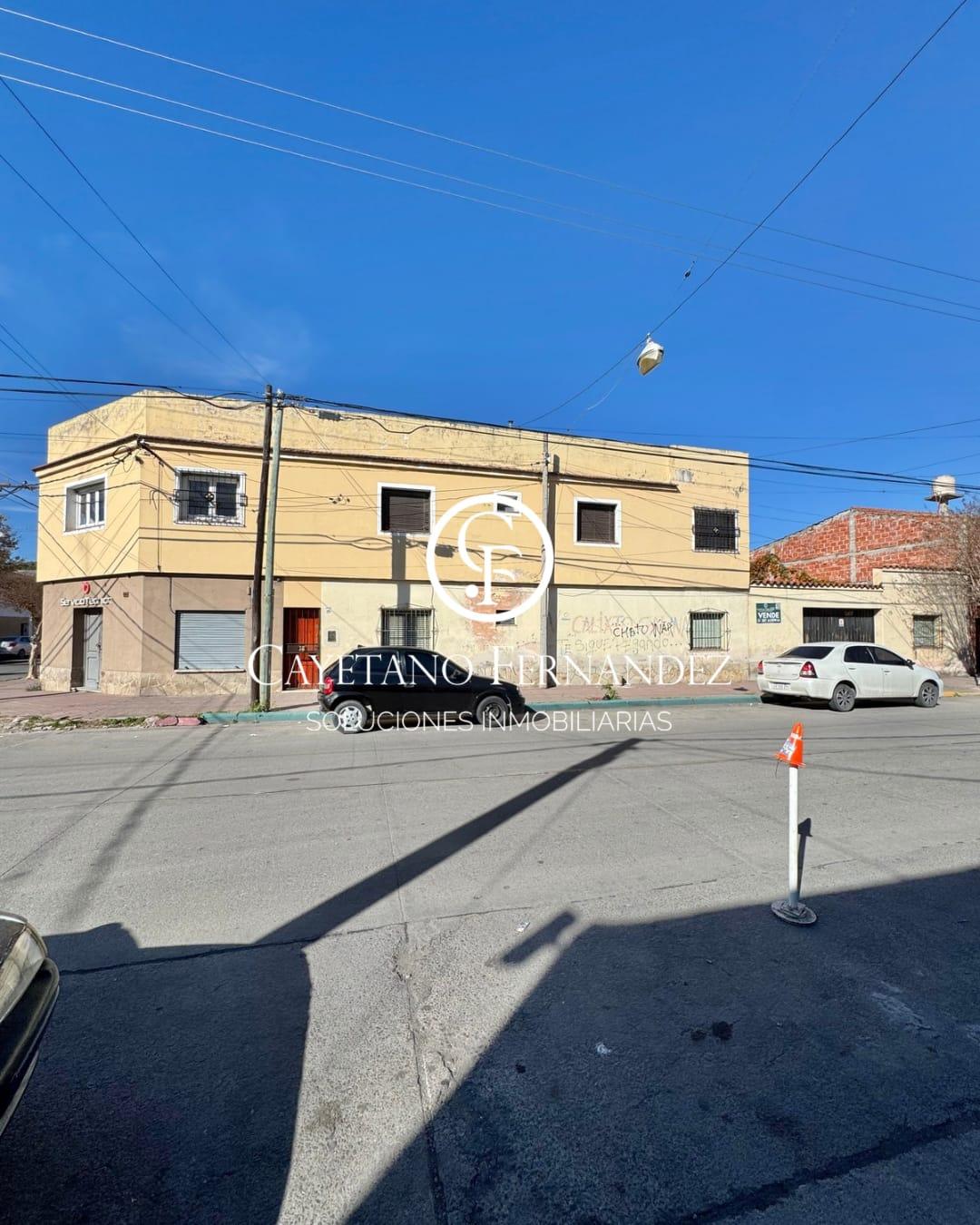 CASA EN VENTA! URQUIZA AL 1.300