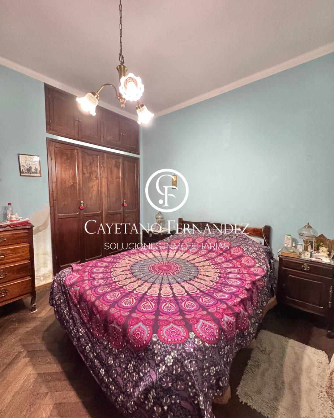 CASA EN VENTA! URQUIZA AL 1.300