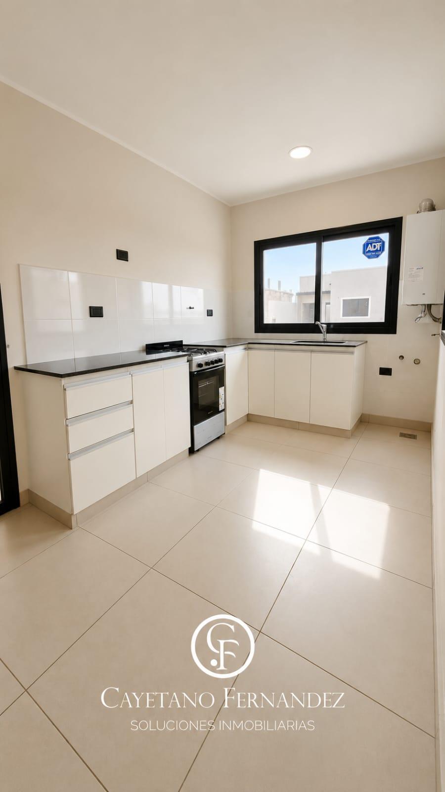 CASA EN ALQUILER! VIA AURELIA