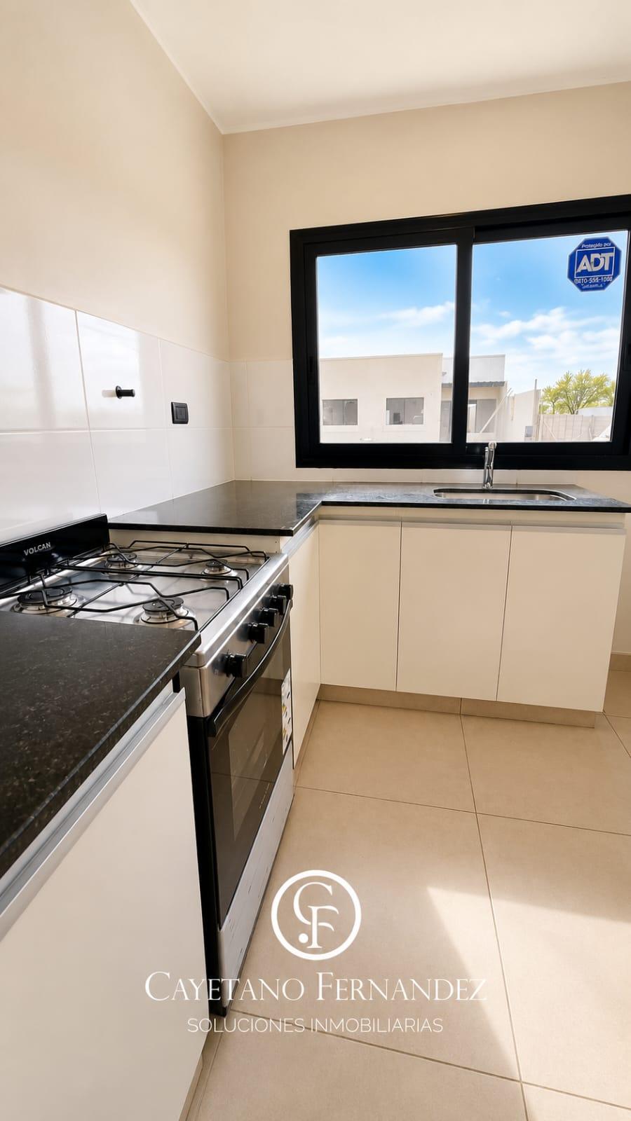 CASA EN ALQUILER! VIA AURELIA