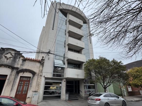 DEPARTAMENTO EN ALQUILER! RIVADAVIA 234