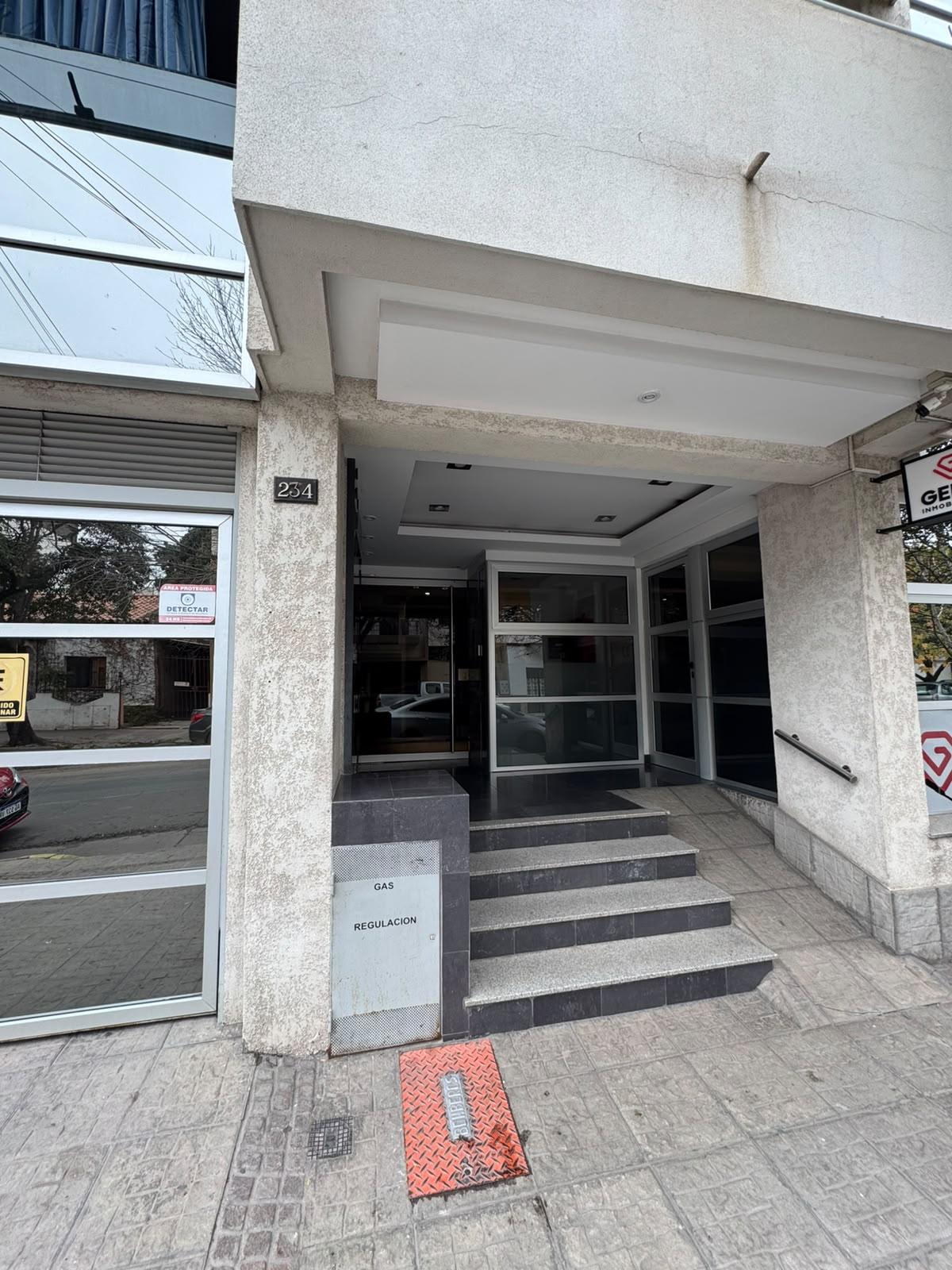 DEPARTAMENTO EN ALQUILER! RIVADAVIA 234