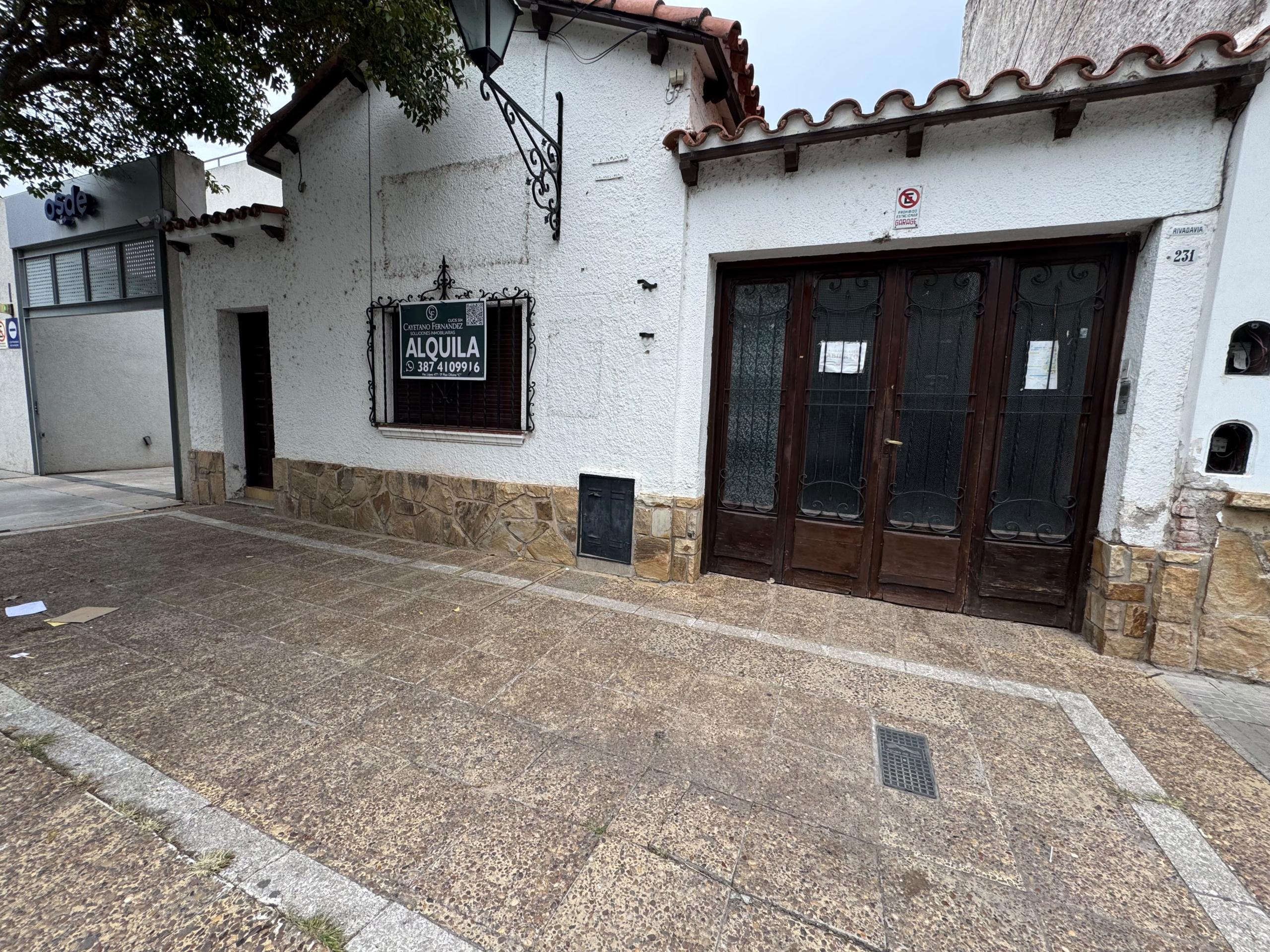CASA EN ALQUILER!!! Rivadavia al 200