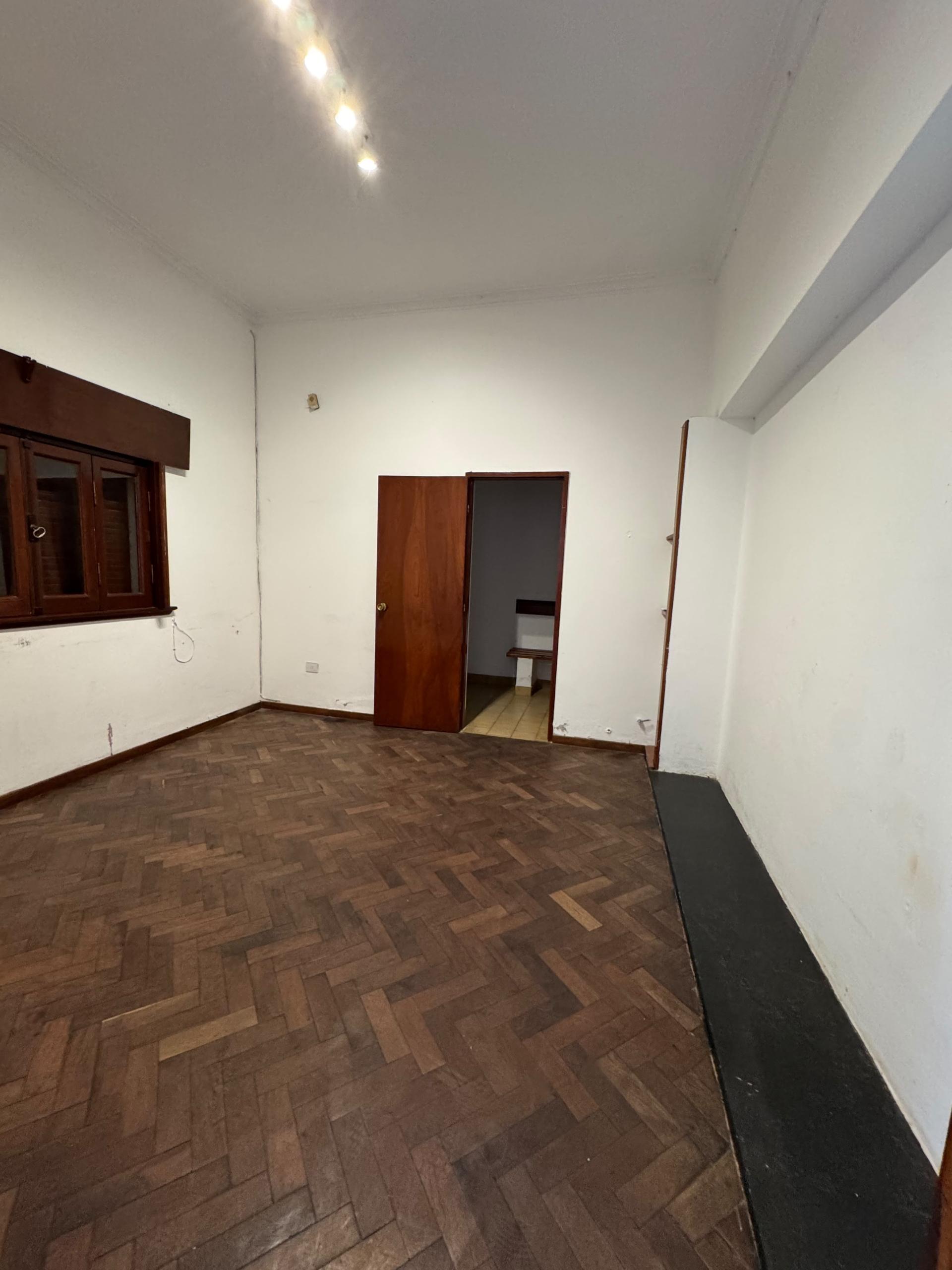CASA EN ALQUILER!!! Rivadavia al 200