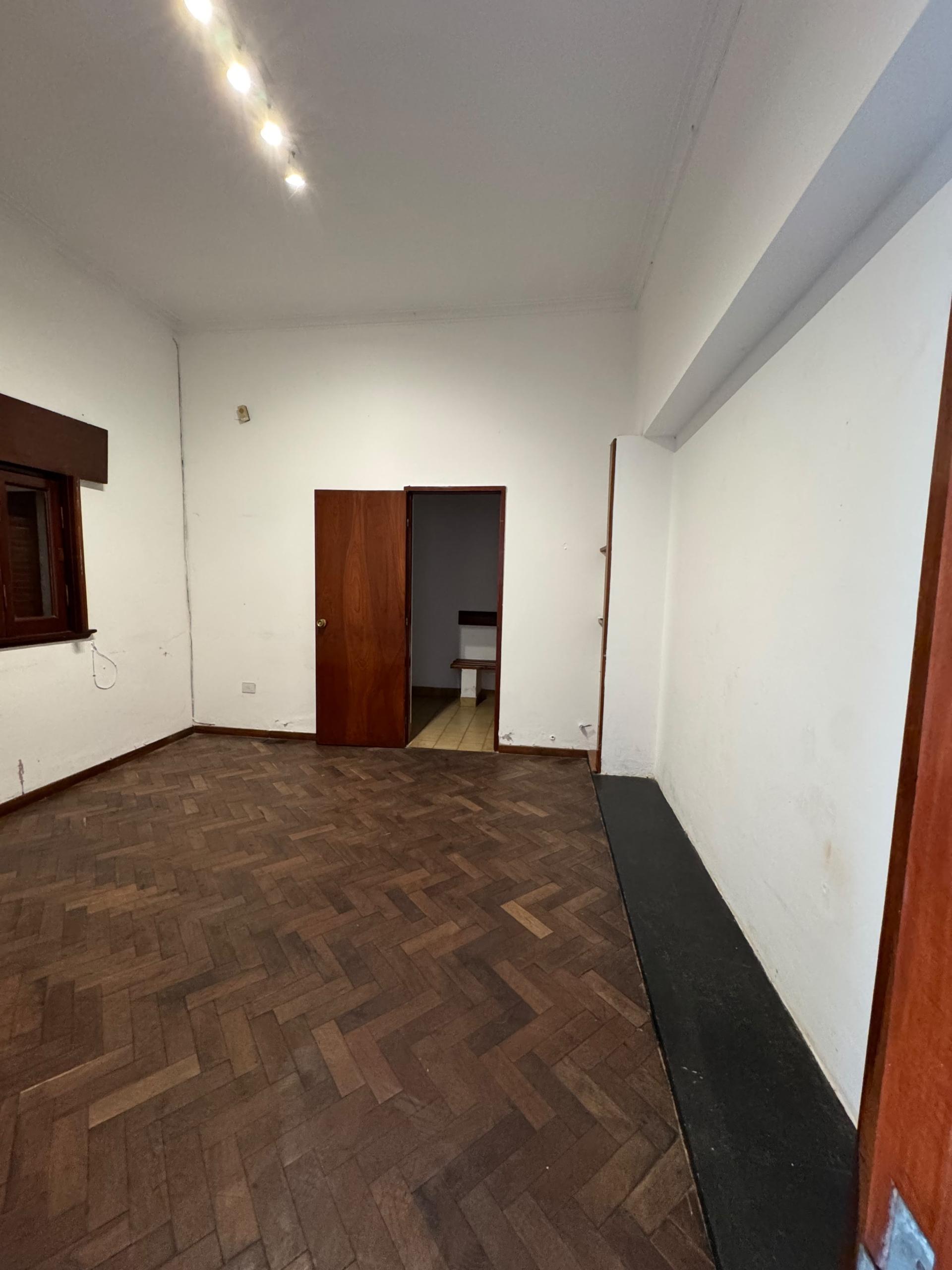 CASA EN ALQUILER!!! Rivadavia al 200
