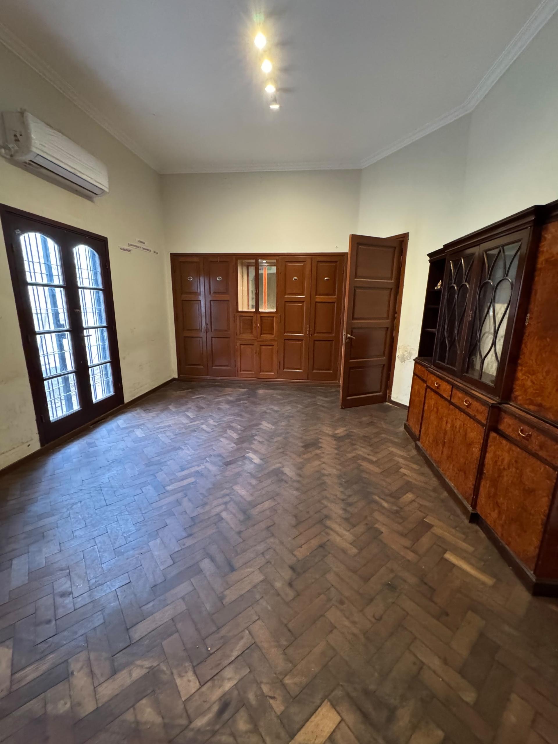 CASA EN ALQUILER!!! Rivadavia al 200