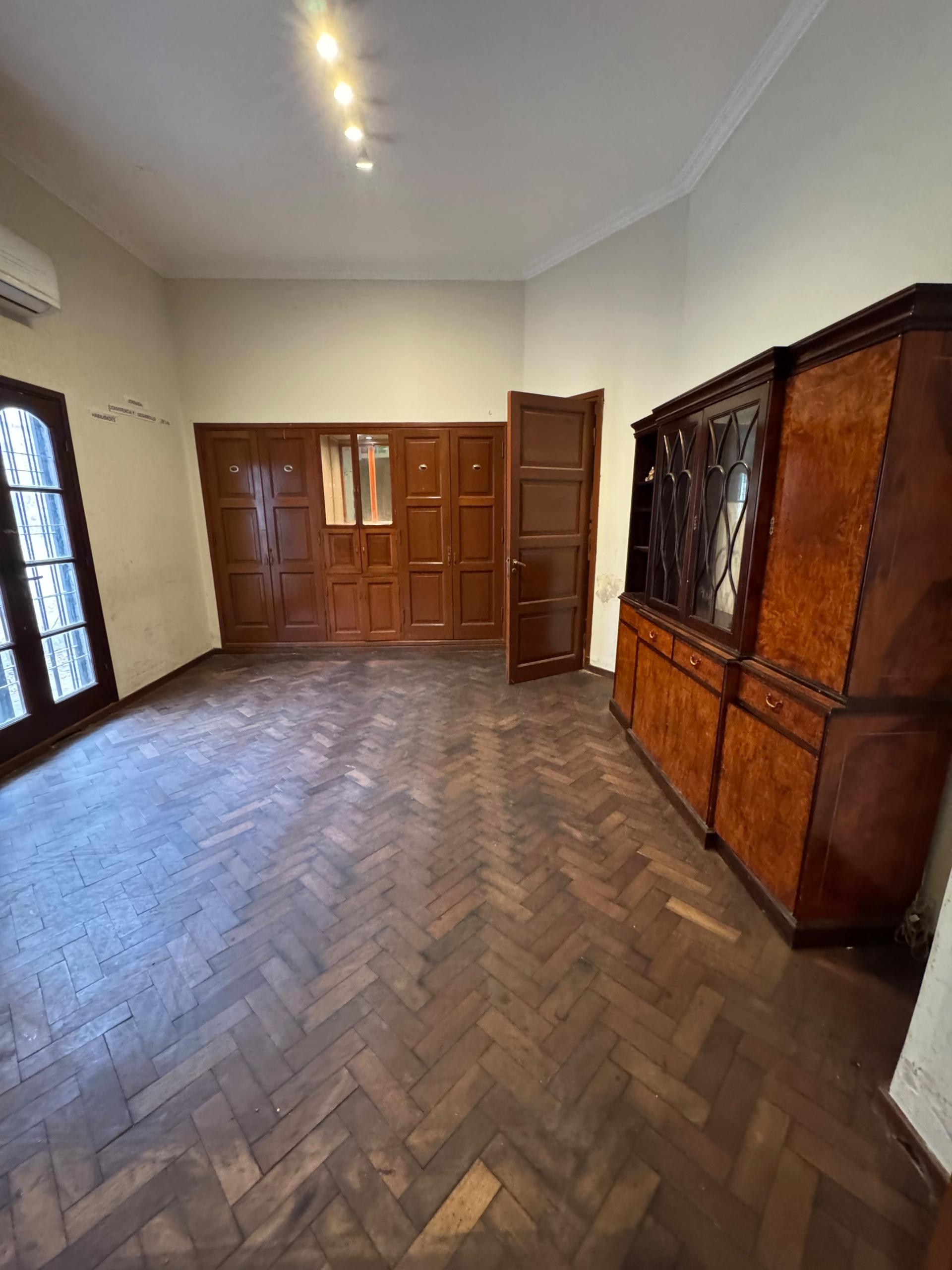 CASA EN ALQUILER!!! Rivadavia al 200