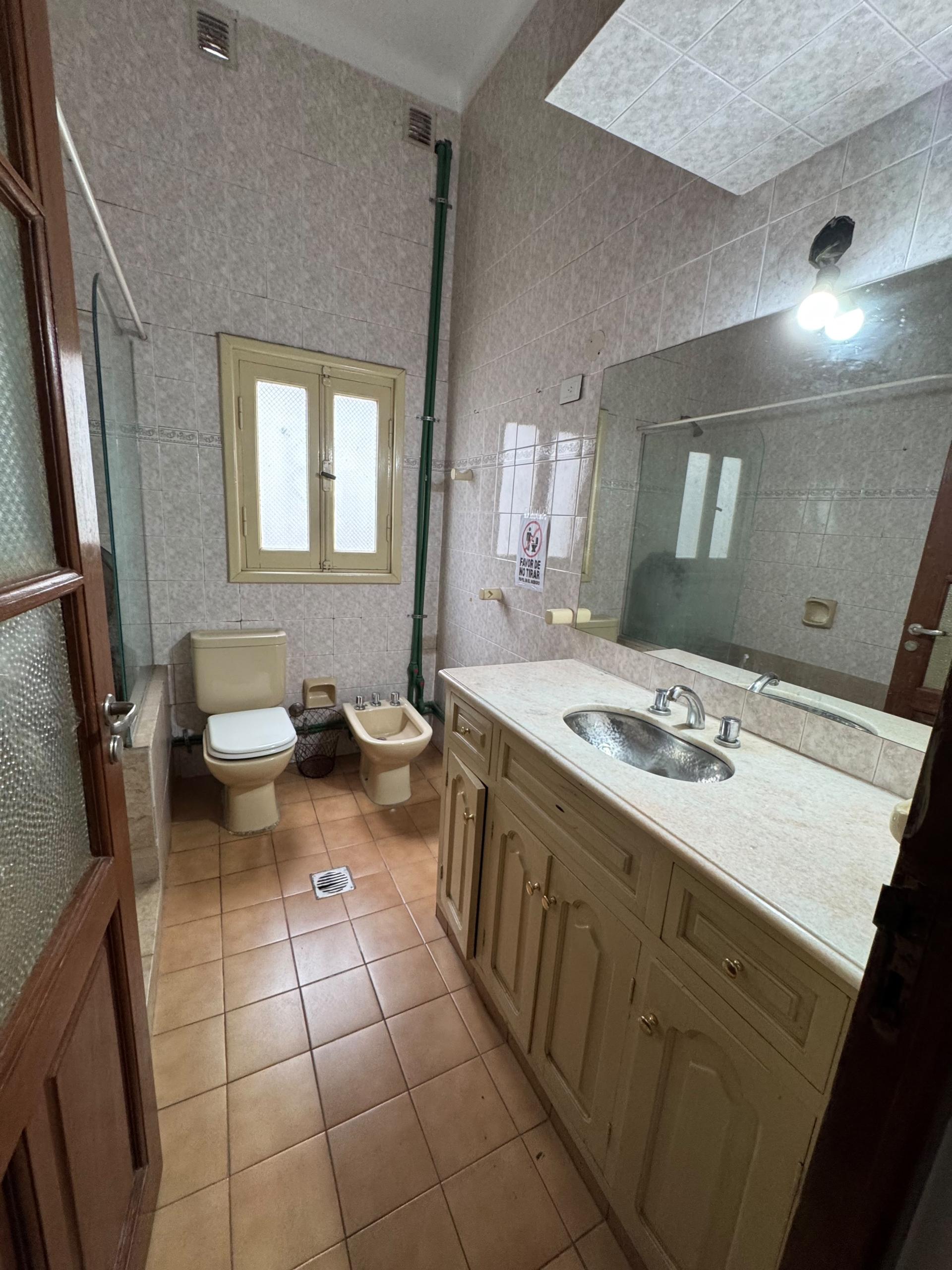 CASA EN ALQUILER!!! Rivadavia al 200