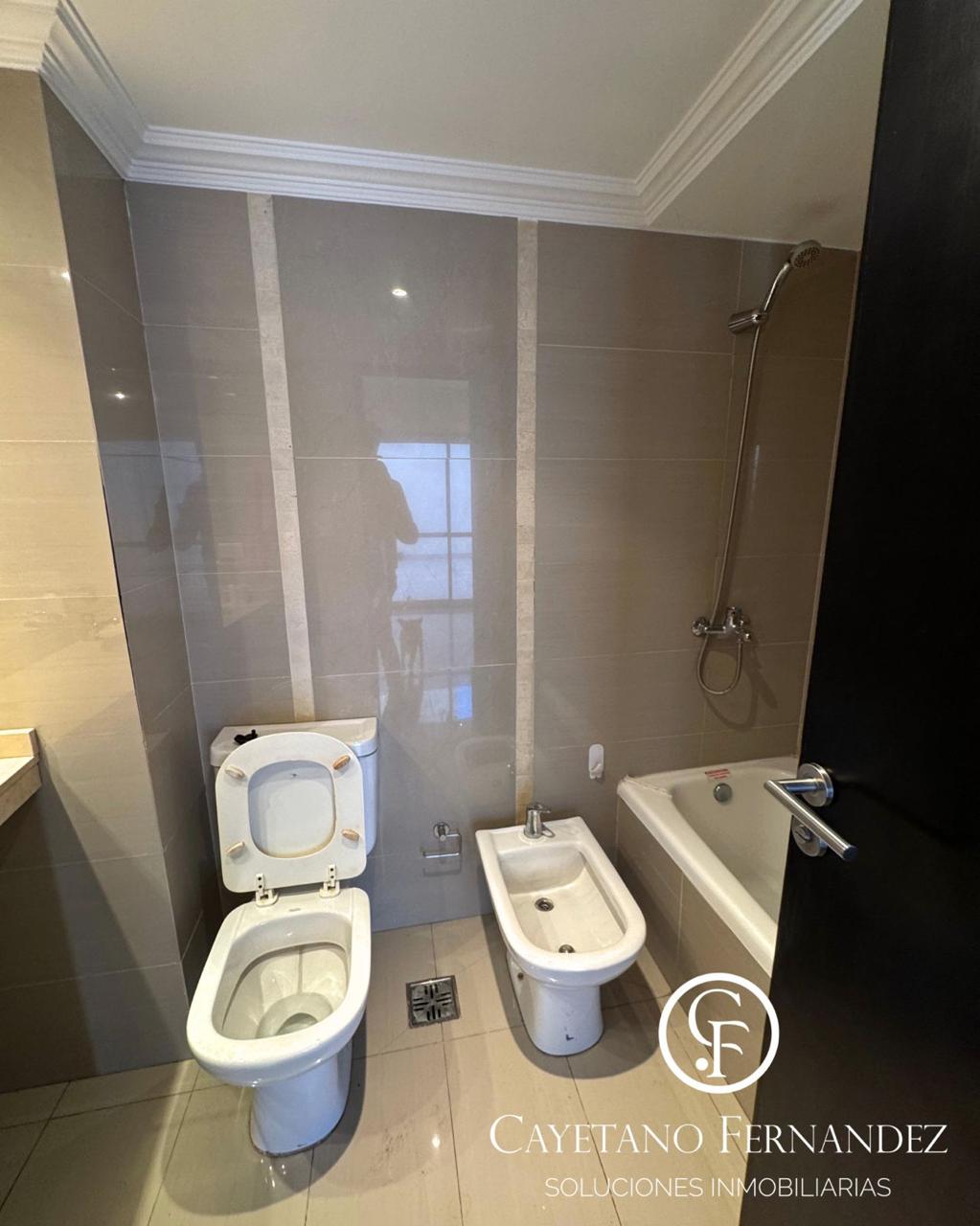 DEPARTAMENTO EN ALQUILER!! RIVADAVIA AL 200