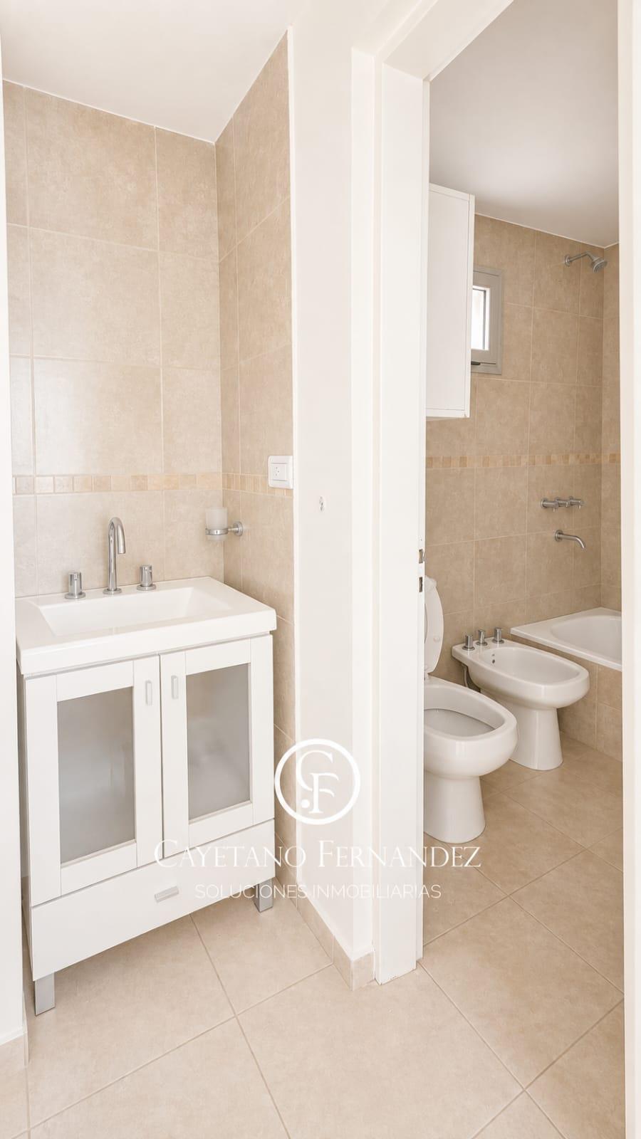 DEPARTAMENTO EN ALQUILER!! NECOCHEA AL 1.300