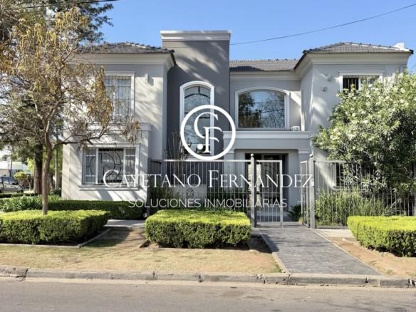 CASA EN VENTA! TRES CERRITOS – AV LOS MOLLES